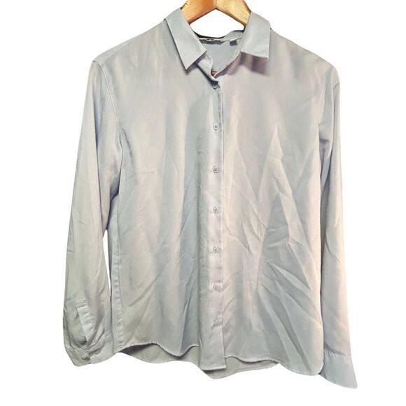 Uniqlo Light Blue Button Down Blouse Size Small - Picture 2 of 8